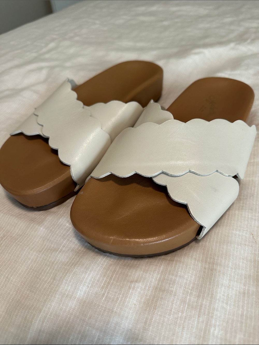 Seychelles Women's White Scallop Strap Slide Sandals